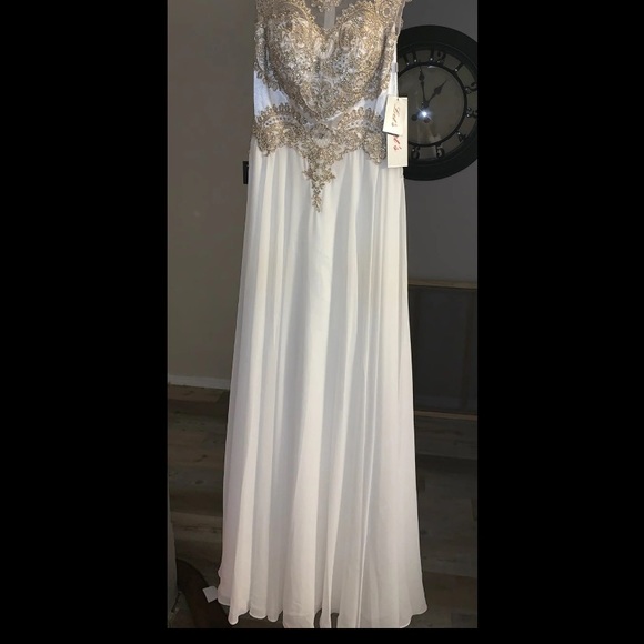 Prom; pageant , etc Dress - Picture 2 of 8